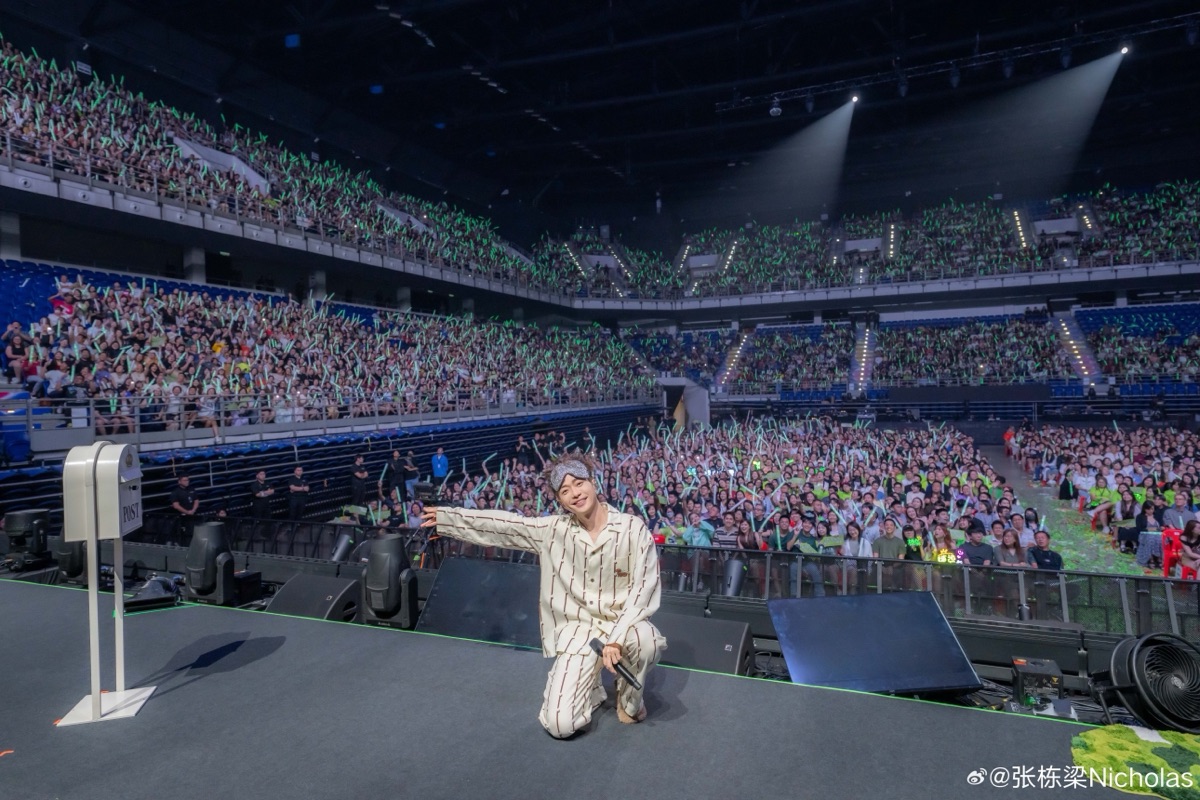 张栋梁演唱会全景